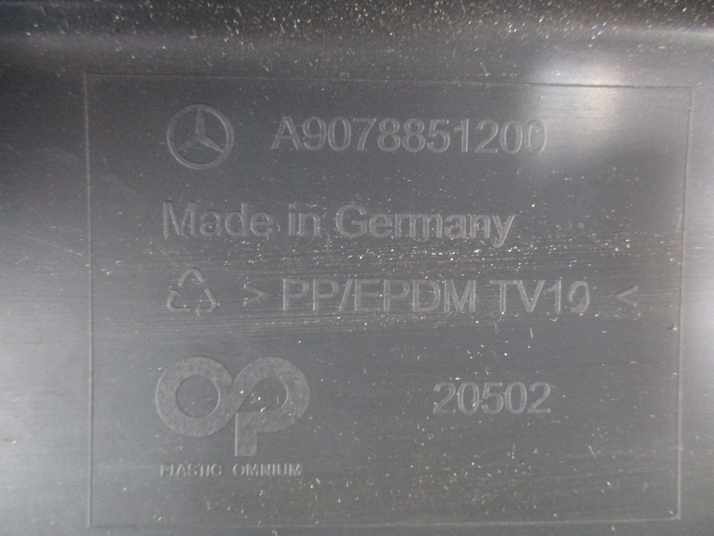 Mercedes Benz Sprinter Genuine Plastic Rear Step New