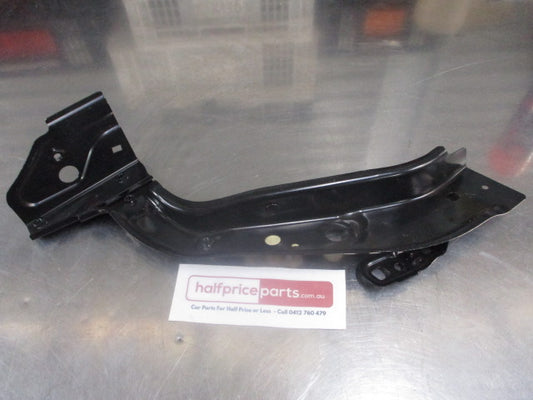 Mitsubishi Lancer Genuine Right Upper Headlamp Support Panel New Part