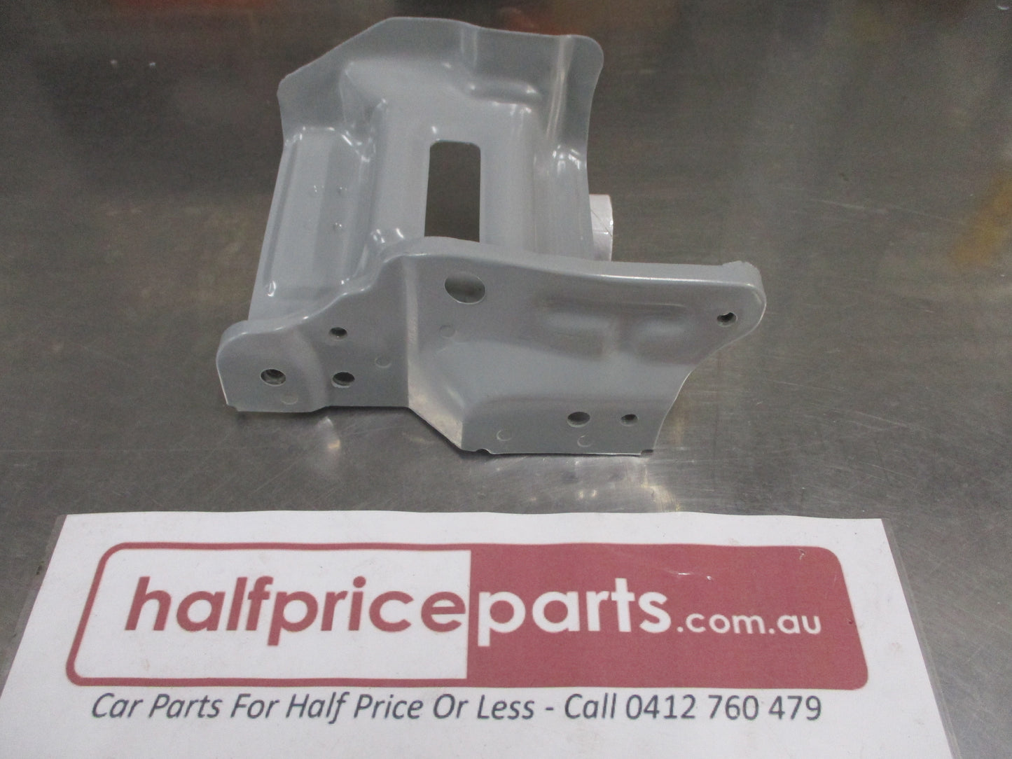 Hyundai Accent Genuine Left Hand Guard To Bumper Bracket New Part