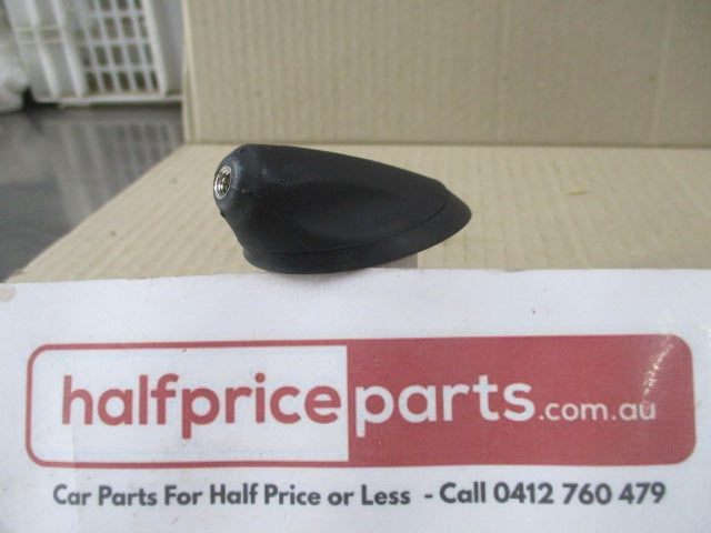 Ford KA/Transit/ Ecosport/Transit/Fiesta/ Fusion Genuine Roof Antenna Roof Mount - New Part