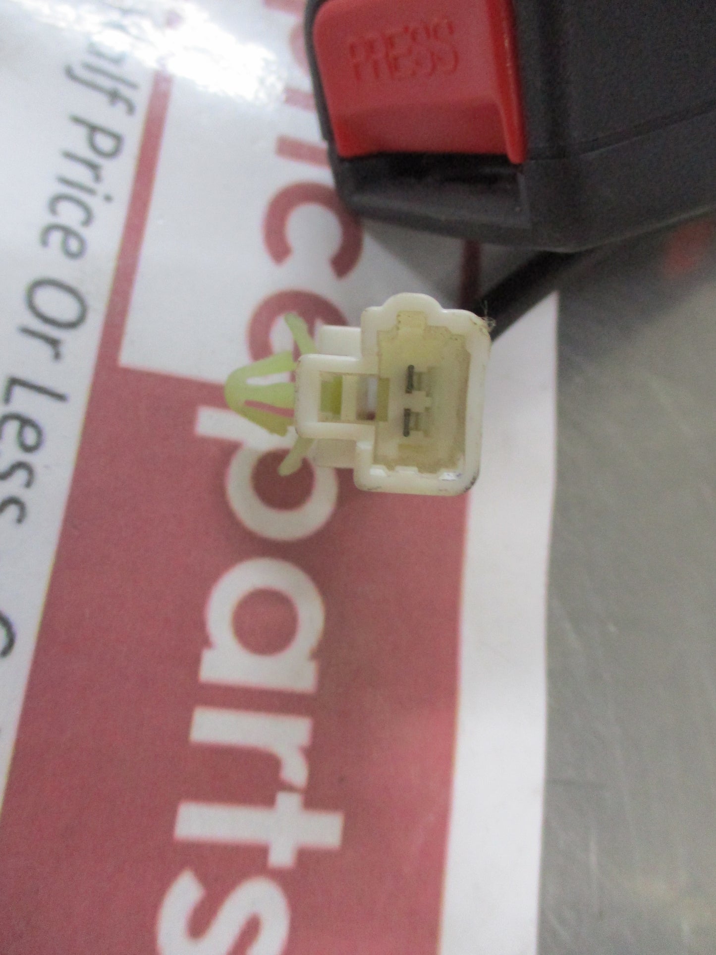 Hyundai Getz Genuine Left Hand Front Seat Belt Buckle New Part