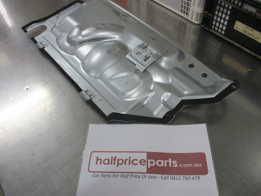 Land Rover Evoque Genuine Engine Center Insulator New Part
