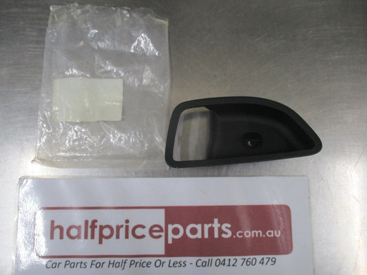 Hyundai Elantra GT Genuine Drivers Front Inside Door Handle Housing New Part