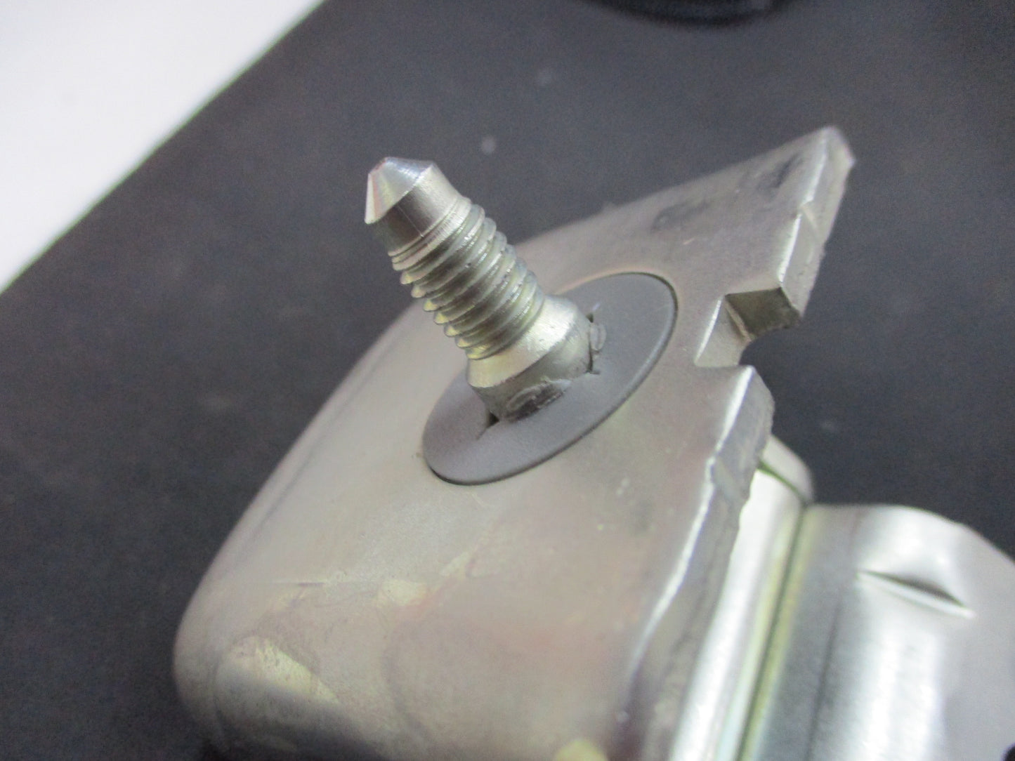Peugeot 207 Genuine Rear Tail Gate Hinge New Part