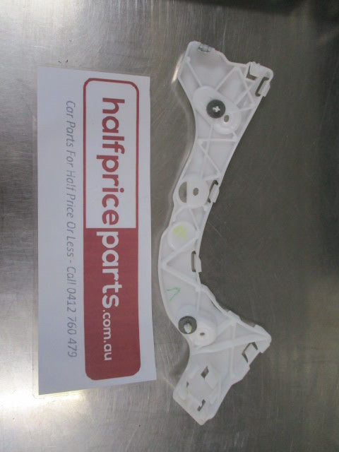 Ford LW Focus Genuine Right Hand Rear Bumper Mounting Bracket New Part
