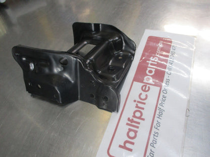 Hyundai Accent Genuine Right Hand Front Bumper To Guard New Part