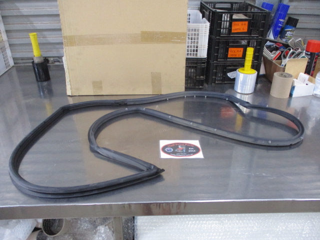 Ford Festiva WS/WZ Genuine Right Hand Front Door Weather Strip Body Rubber New Part