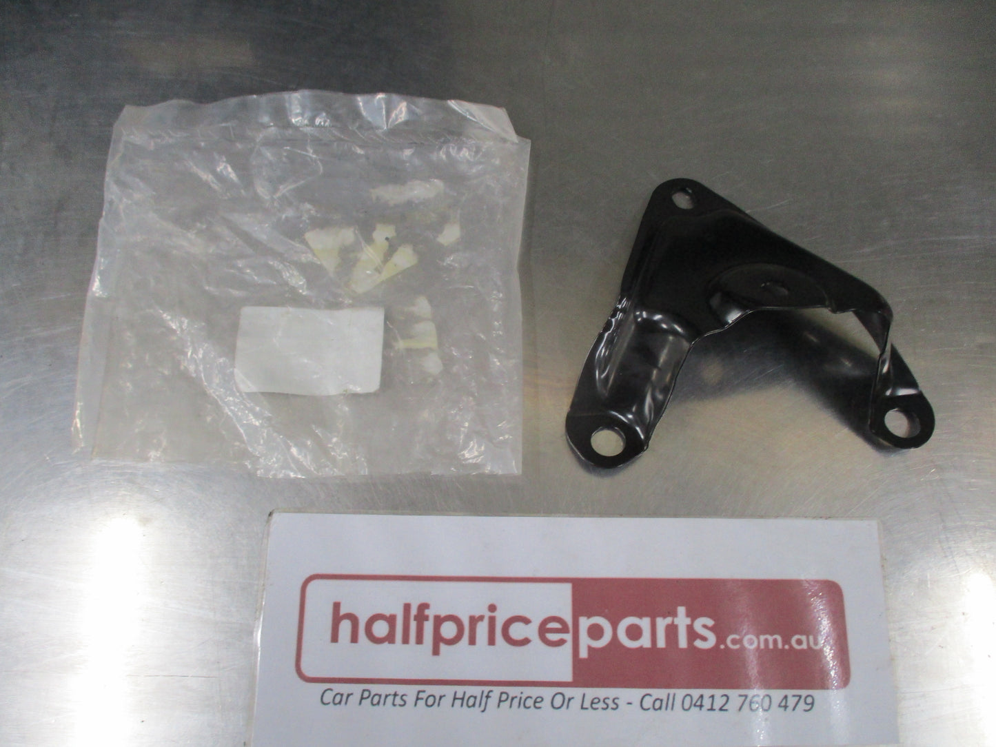 Hyundai Santa Fe Genuine Right Hand Upper Shock Absorber Bracket New Part