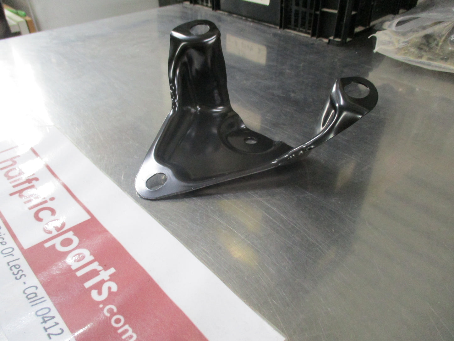 Hyundai Santa Fe Genuine Right Hand Upper Shock Absorber Bracket New Part