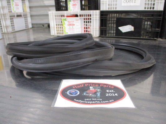 Ford Fiesta ST/WS Genuine Tail Gate Weather Strip New Part