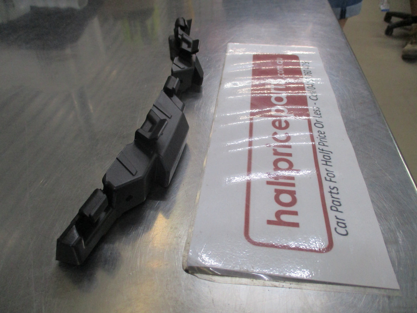 Kia Carnival Genuine Left Hand Headlight Inside Bracket New Part