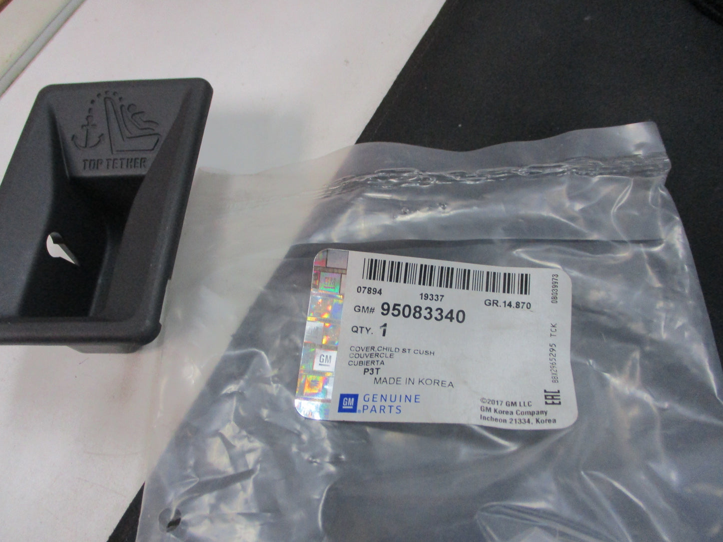 Holden Trax Genuine 2nd Row Jet Black Child Seat Cushion Cover New Part