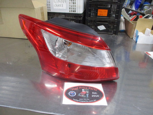 Ford Focus Genuine Left Hand Rear Combination Tail Light Assembly New Part