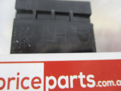 Hyundai Elantra Wagon Genuine Front Passenger Bumper Bracket New Part