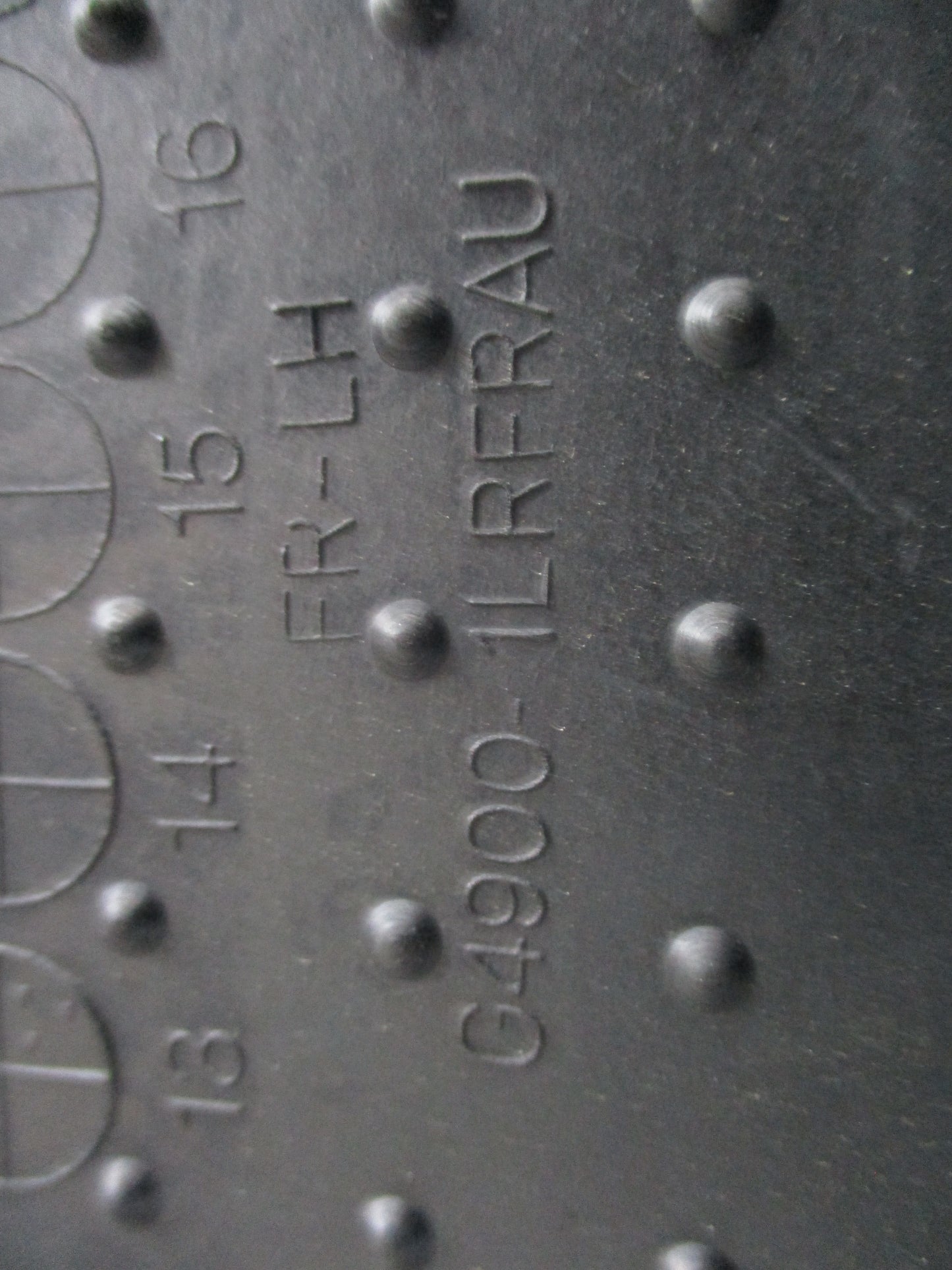 Nissan Patrol Y62 Genuine Rubber Front Floor Mats New