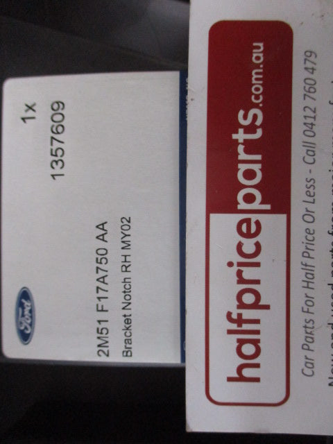 Ford Focus Sedan Genuine Right Hand Rear Bumper Mounting Bracket New Part