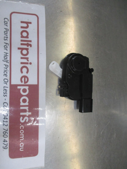 Kia Carnival Genuine Right Hand Lock And Unlock Actuator New Part