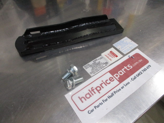 Mitsubishi MK Triton 2WD Genuine Tow Bar Tongue With Plate New Part