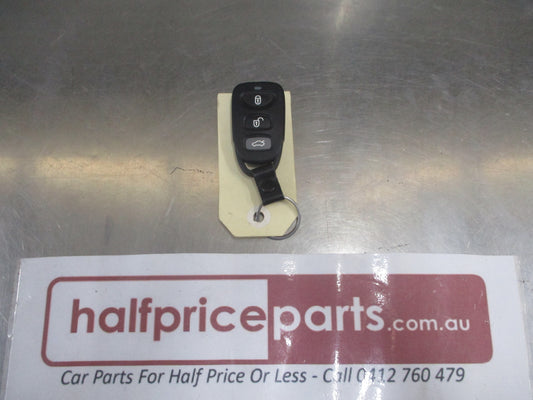 Hyundai Sonata/Elantra Genuine 3 Button Key Fob New Part