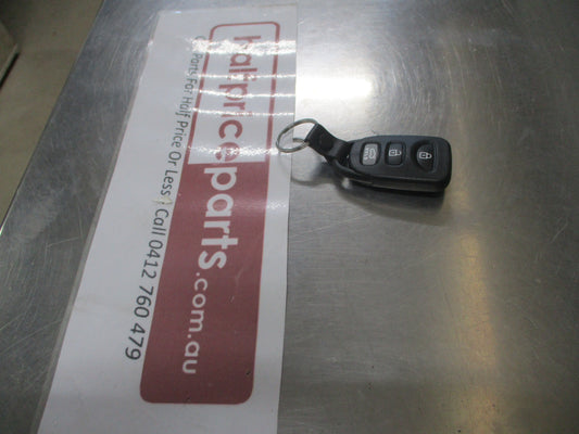 Hyundai Sonata NF Genuine 3 Button Key Remote New Part