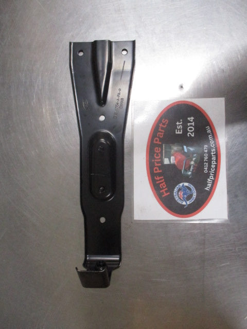 Ford PX Ranger/UR Everest Genuine Right Hand Front Bumper Mounting Bracket New Part