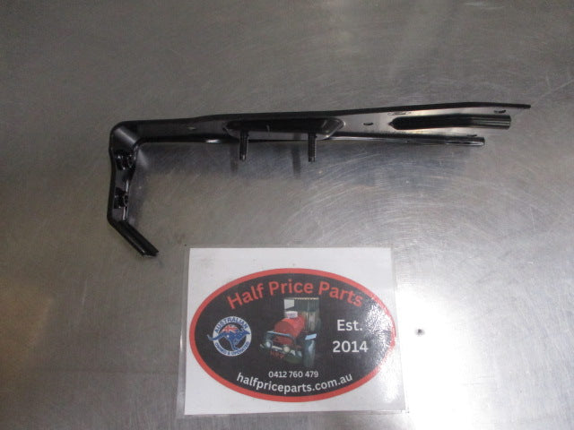 Ford PX Ranger/UR Everest Genuine Right Hand Front Bumper Mounting Bracket New Part
