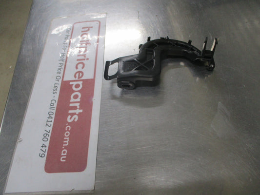 Hyundai Elantra Genuine Right Hand Front Door Support Bracket New Part