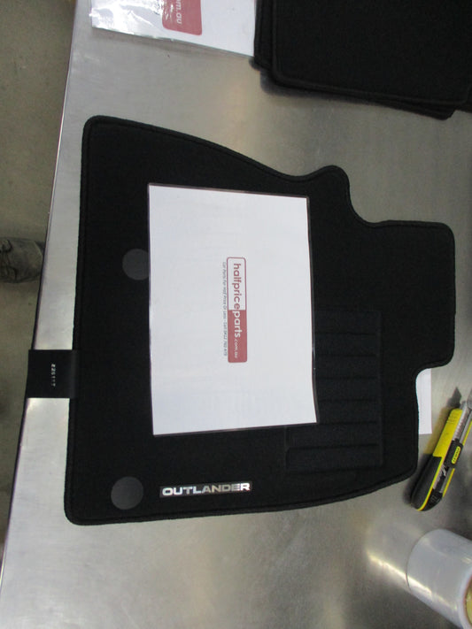 Mitsubishi Outlander ZM Genuine 7 Seater Carpet Mat Set Black New Part