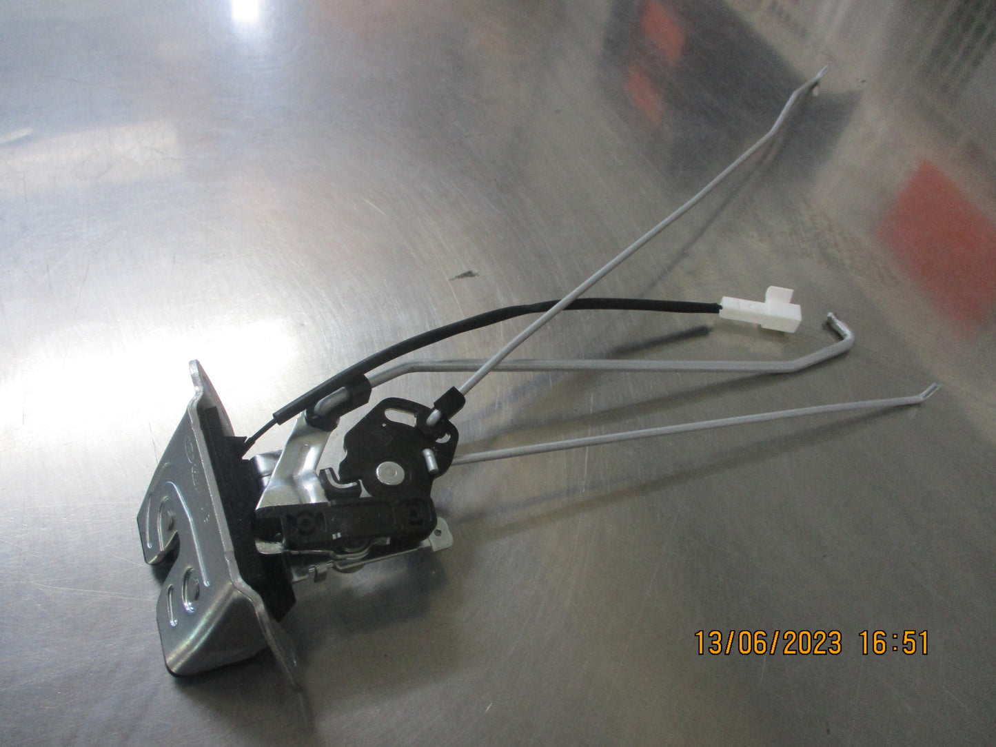 Kia Rio Genuine Tailgate Latch Assembly New Part