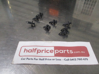 Ford Genuine Scrivet Clip - New Part