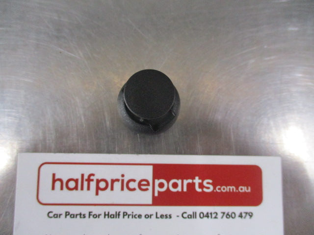 Ford Focus-Transit Genuine Bonnet Insulator Clip - New Part