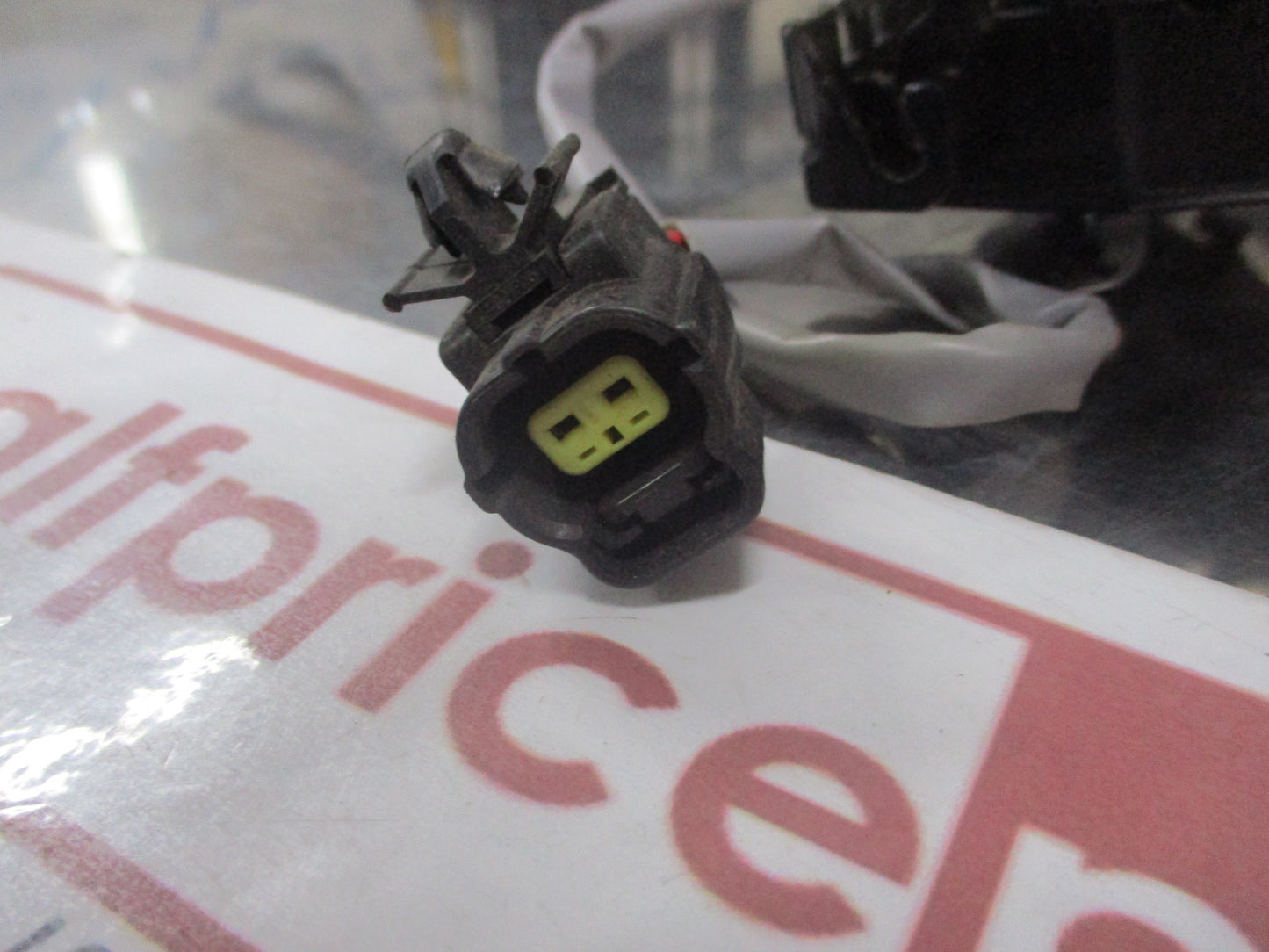 Hyundai ILoad H1 Genuine Right Hand Hood Lock Assy New Part