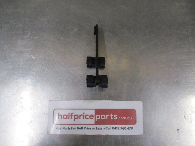 Ford Endura Genuine Sunroof Front Left Bracket - New Part