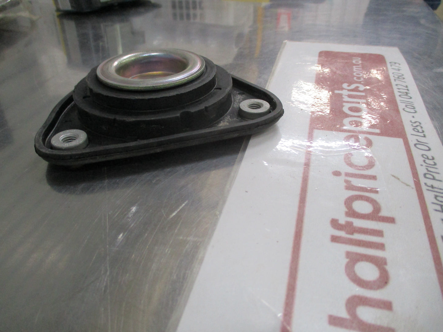 Mazda 3 Genuine Front Suspension Strut Mount New Part
