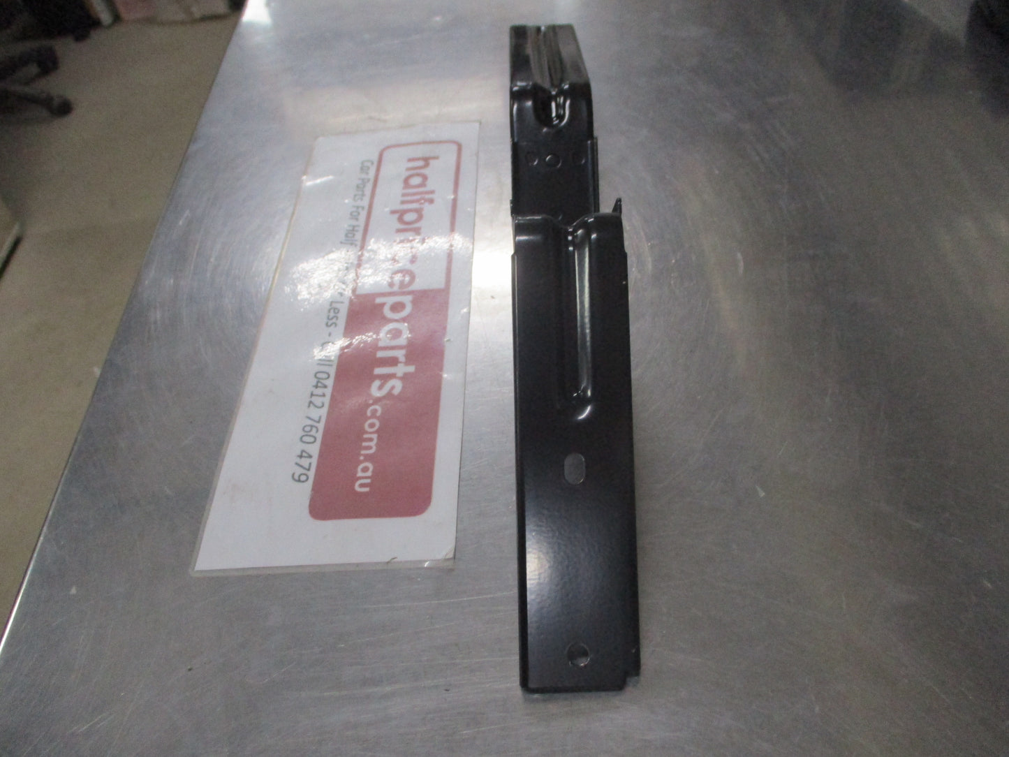 Kia Carnival Genuine Right Hand Front Side Bumper Bracket New Part