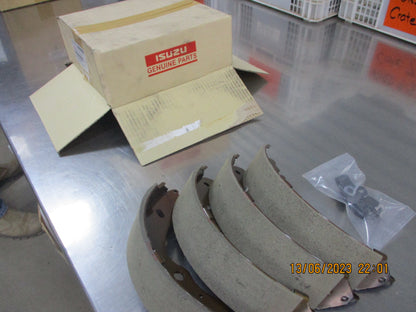 Isuzu D-Max Genuine Rear Brake Shoe Kit New Part