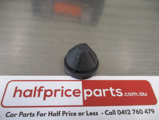 VW Beetle/Golf/Jetta/Polo/UP/ Skoda Fabia/Citigo Genuine Grommet Bushing - Air Filter Housing - New Part