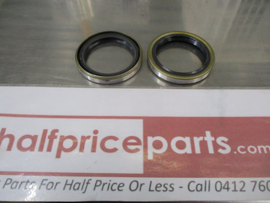 Mitsubishi Triton Genuine Front Hub Seal (Pair) New Part
