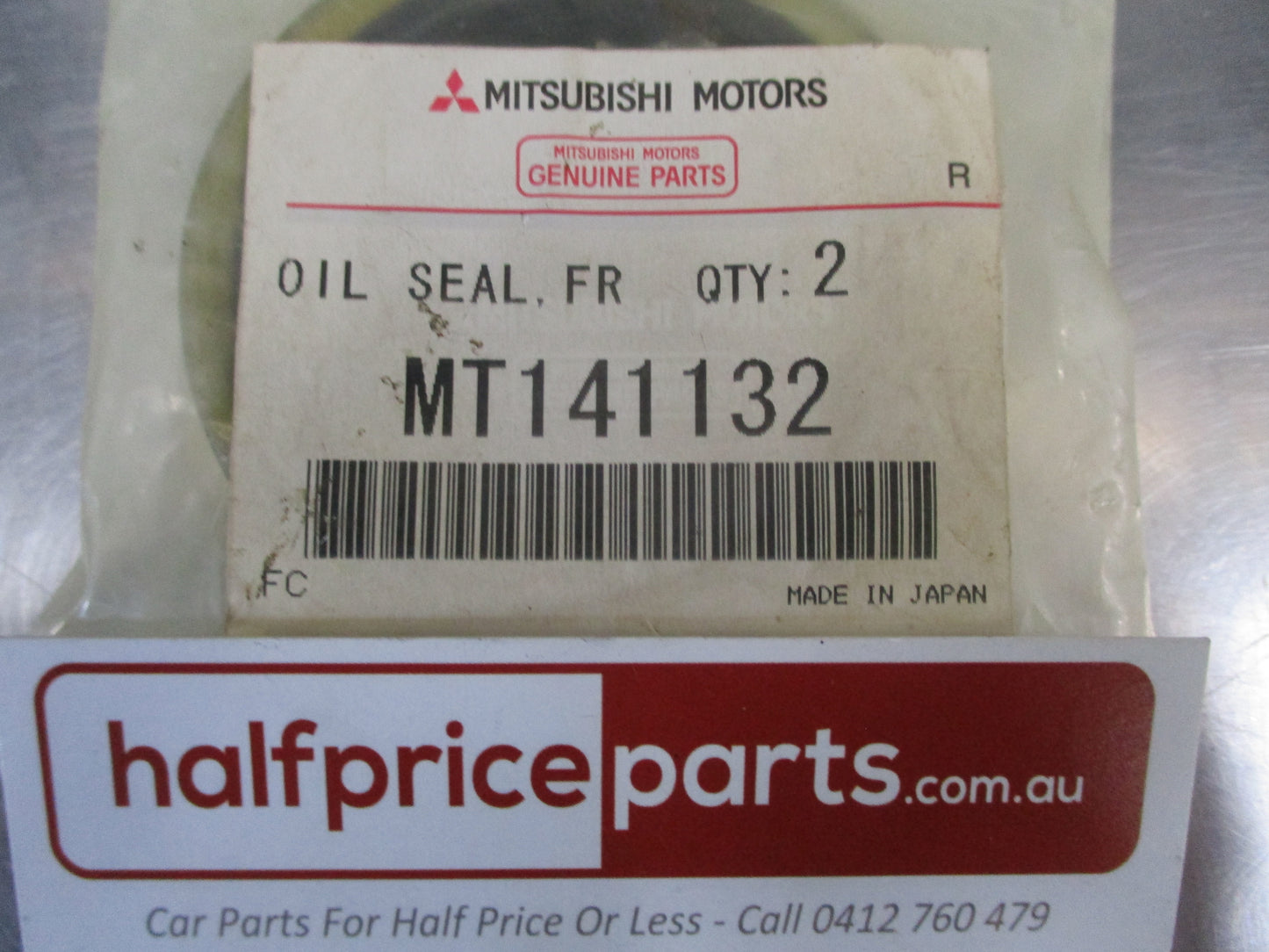 Mitsubishi Triton Genuine Front Hub Seal (Pair) New Part
