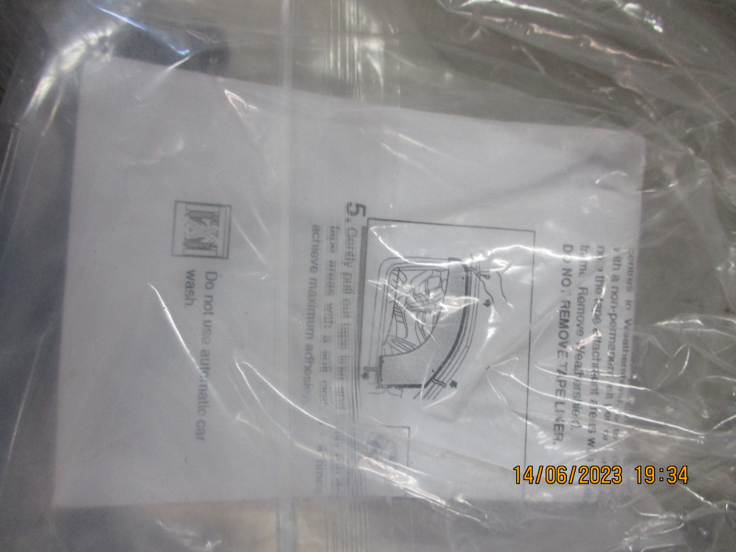 Nissan Navara D40M-R51 Parthfinder Genuine Passenger Front Weather Shield New Part