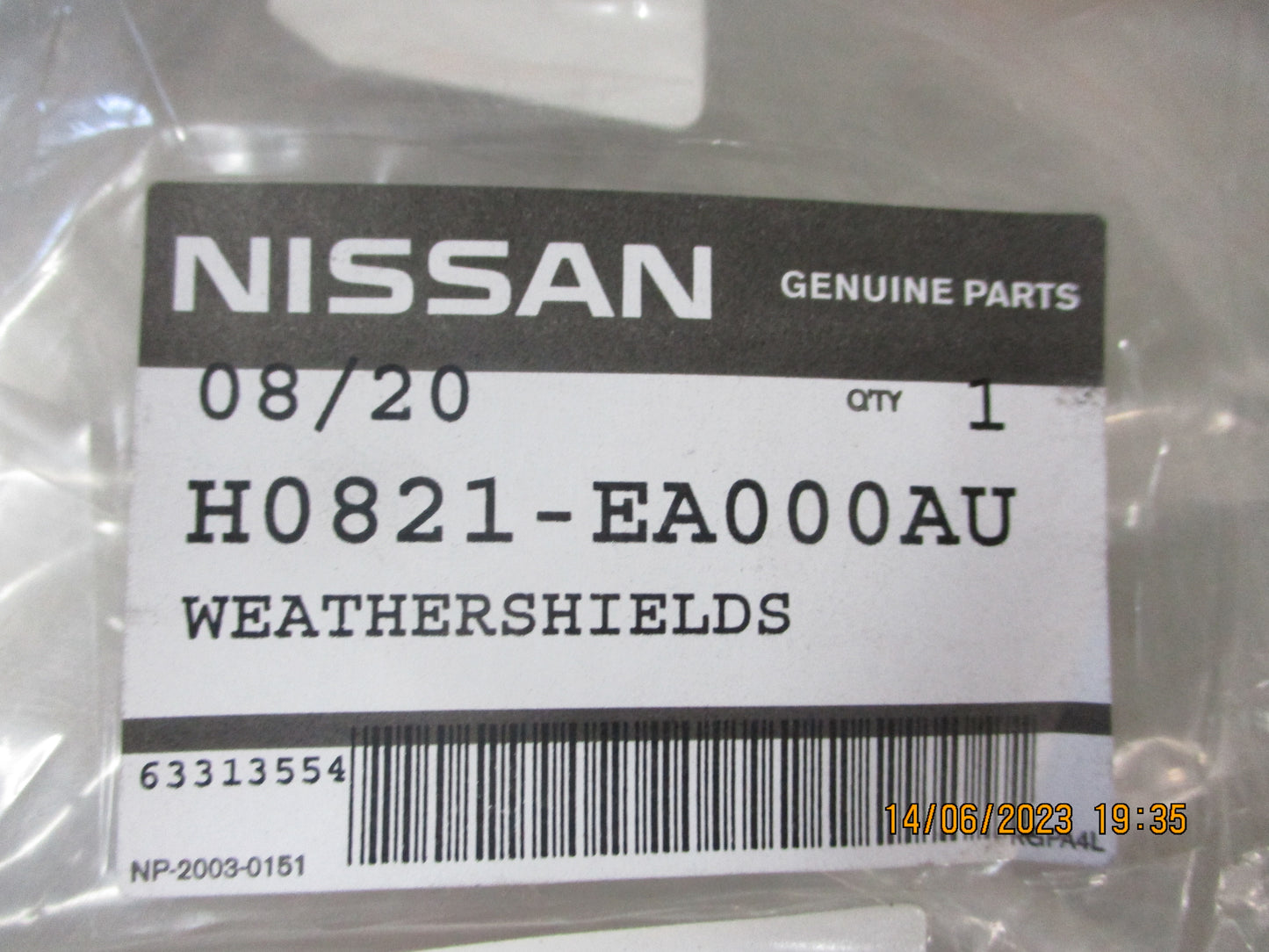 Nissan Navara D40M-R51 Parthfinder Genuine Passenger Front Weather Shield New Part