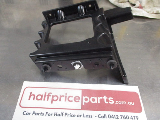 Ford Mustang Genuine Right Hand Rear Bumper Bracket New Part