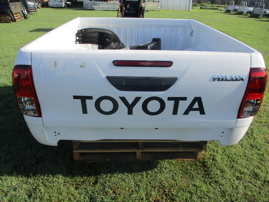Toyota Hilux Extra Cab Genuine White Tub With Tail Lights 1 Small Mark As Per Photos VGC.