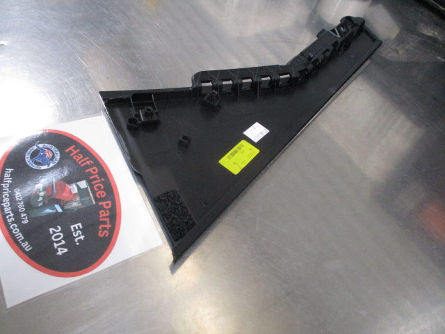 Kia Sorento Genuine Right Hand Rear Door Rear Frame Garnish New Part