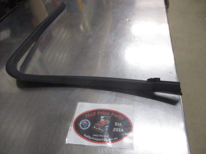 Ford Focus Genuine Right Hand Rear Door Window Surround Molding New Part