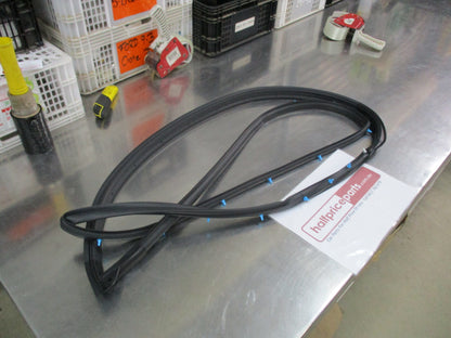 Nissan X-Trail Genuine Front Drivers Door Rubber Weather Strip New