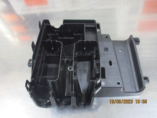 Holden Cruze Genuine Engine Wiring Harness Fuse Block Bracket New Part