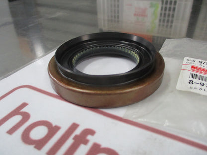Isuzu NKR55 Genuine Rear Prop Shaft Oil Seal New