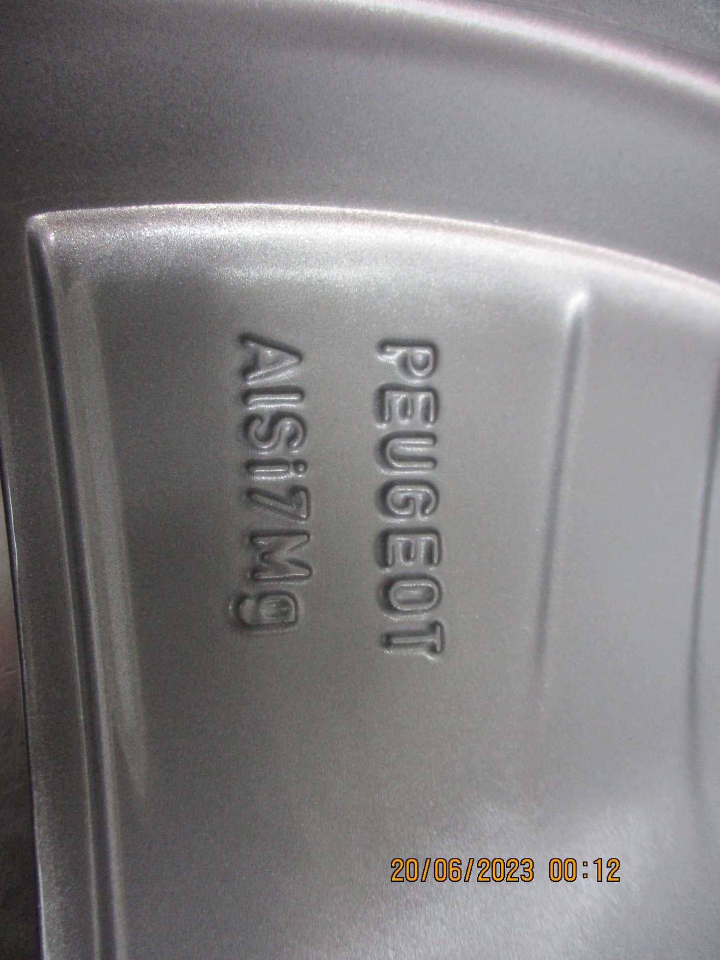 Peugeot 2008 5 Door Genuine Alloy Wheel 16x6.5 New Part