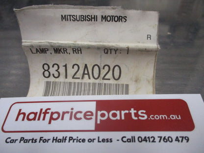 Mitsubishi Pajero Genuine Right Hand Front Side Marker Light New Part
